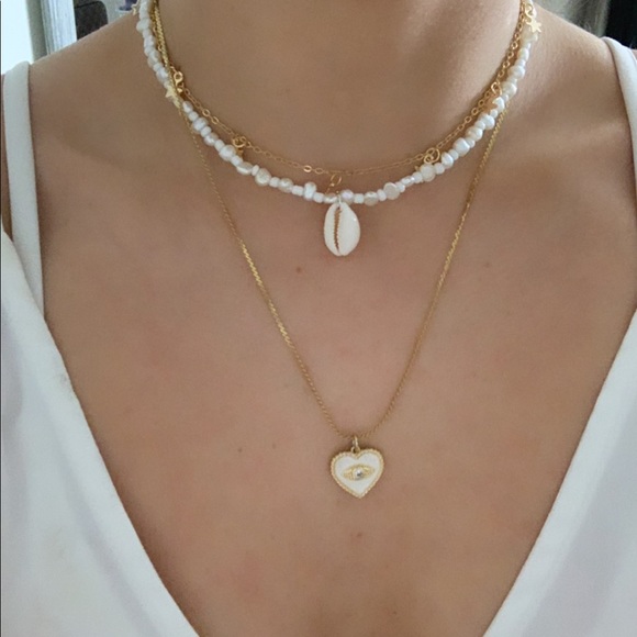 WeWoreWhat look-a-Like White shell necklace - Picture 2 of 6